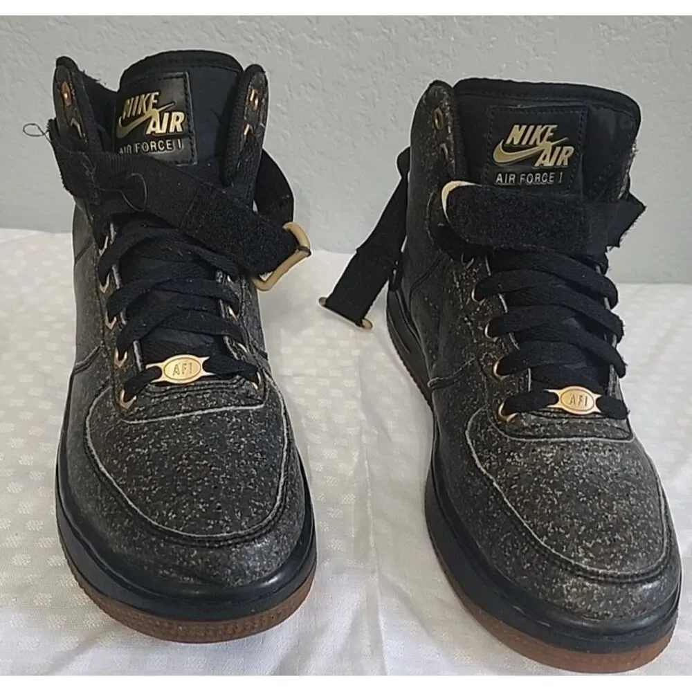 NIKE Air Force 1 Hi LV8 807617-007 Youth size 4.5‎  Gum Bottom Sneaker